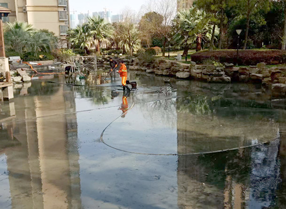 娄星景观池淤泥清理